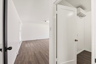 6106-6108 Paseo Delicias, Rancho Santa Fe, CA for lease Interior Photo- Image 1 of 23