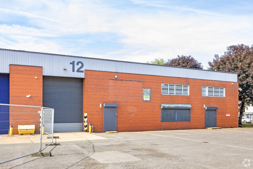 Glover Way, Leeds for lease - Building Photo - Image 3 of 3