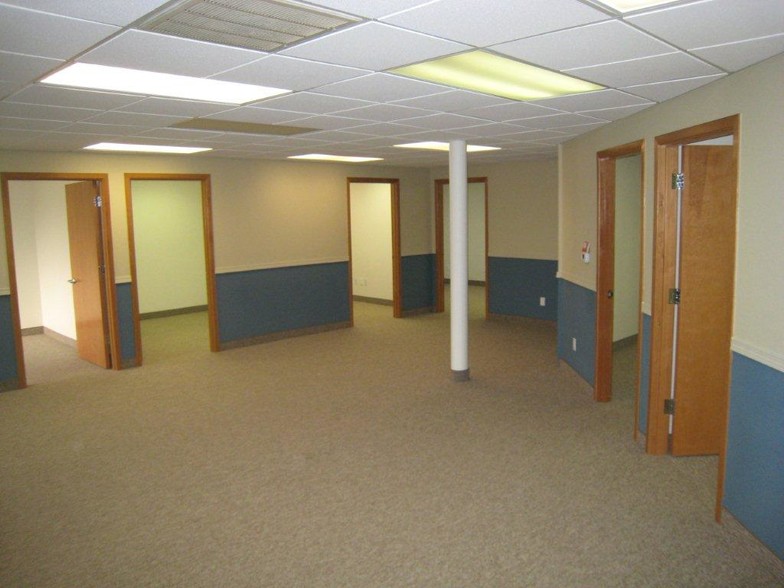 15800 SE Piazza Ave, Clackamas, OR for lease - Lobby - Image 3 of 13