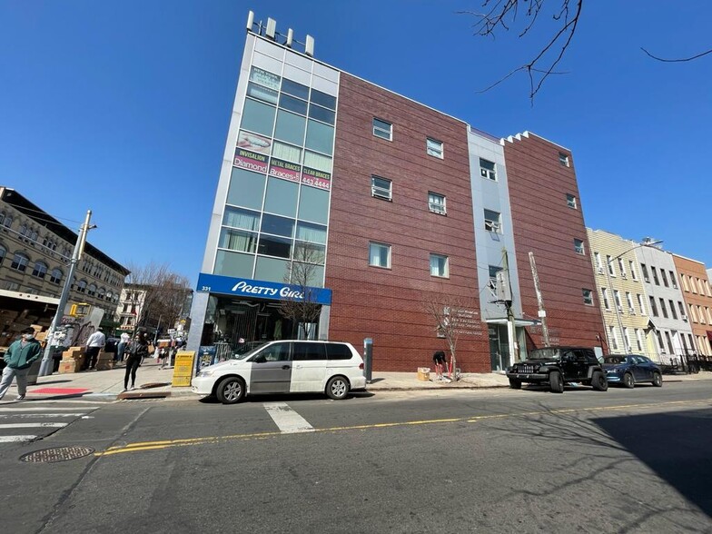 331 Knickerbocker Ave, Brooklyn, NY for sale - Building Photo - Image 1 of 1