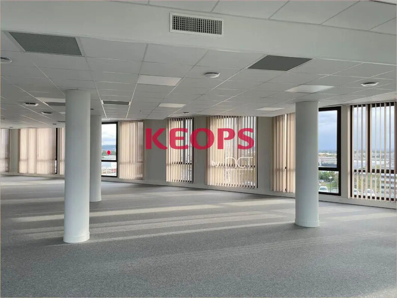 Office in Toulouse for sale - Building Photo - Image 2 of 14