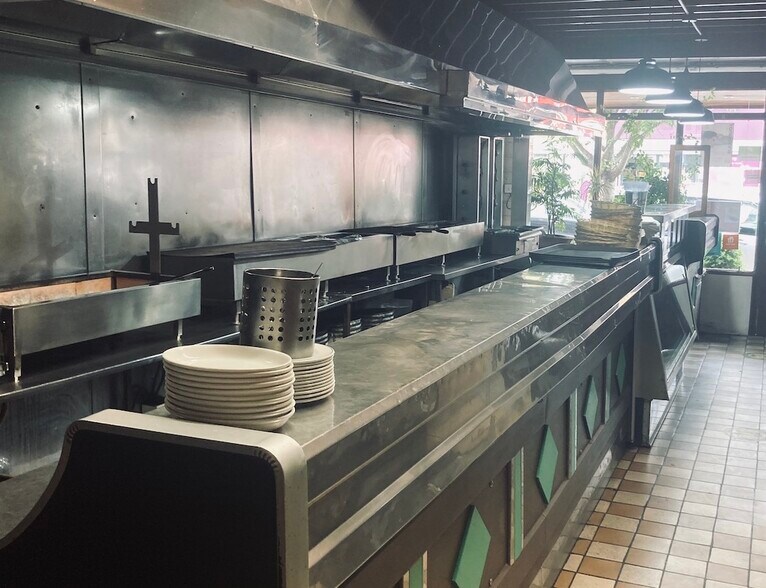 71-73 Myddleton Rd, London for lease - Interior Photo - Image 3 of 10