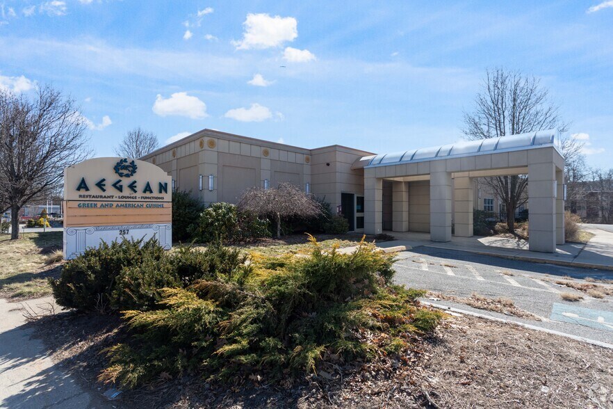 257 Cochituate Rd, Framingham, MA for sale - Primary Photo - Image 1 of 1