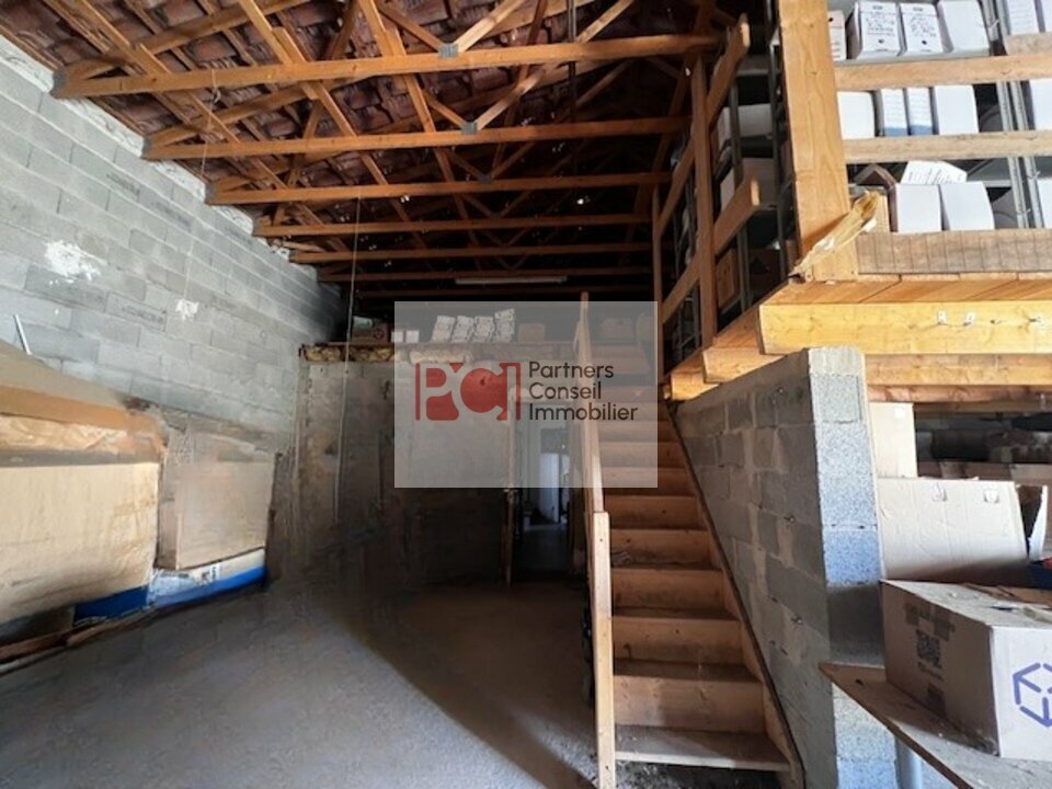 Flex in Marguerittes for sale Interior Photo- Image 1 of 4