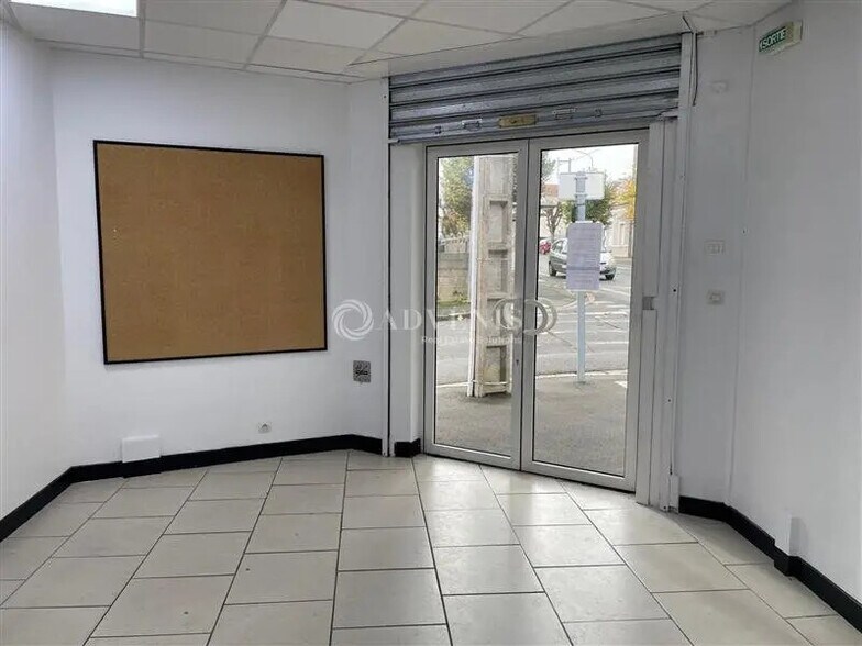 Office in Bourges for lease - Interior Photo - Image 1 of 5