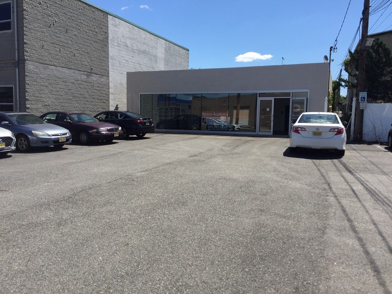 108 S State St, Hackensack, NJ for lease - Building Photo - Image 1 of 8