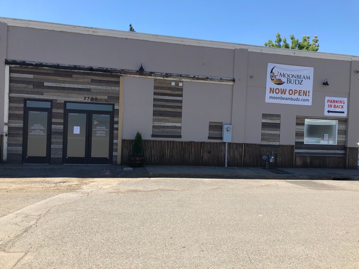 2390 Fairgrounds Rd NE, Salem, OR 97301