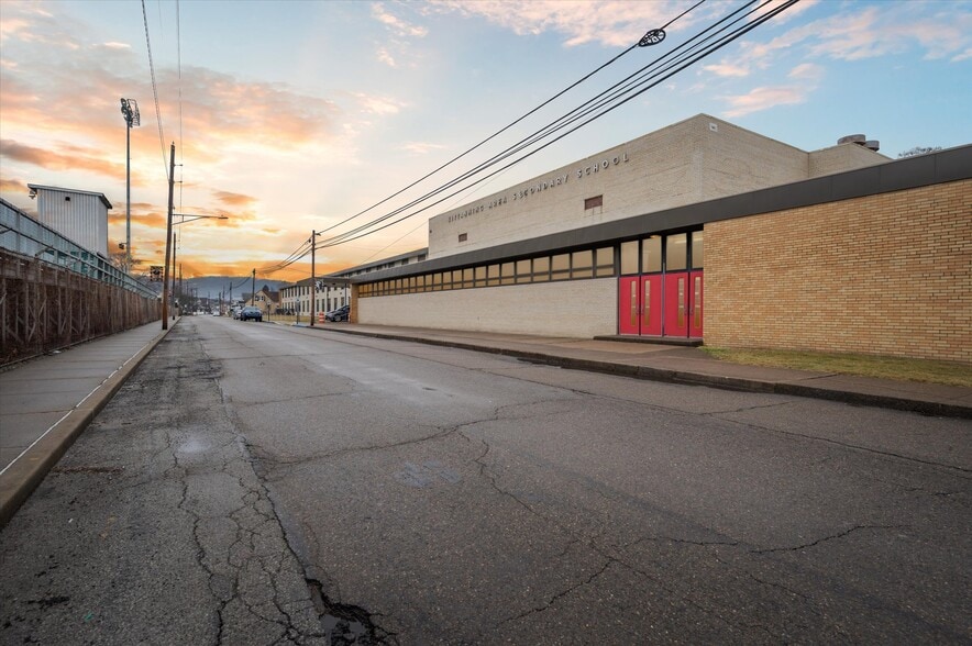 1200 Orr Ave, Kittanning, PA for sale - Primary Photo - Image 1 of 38