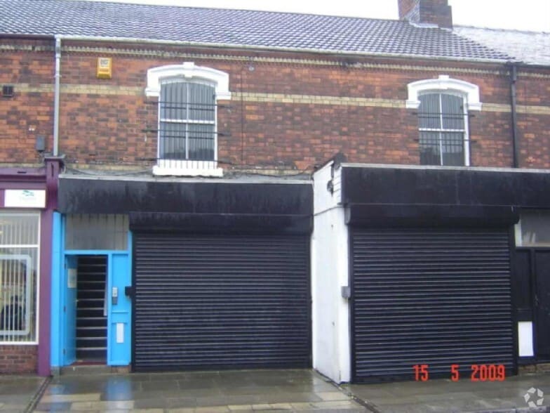26-26a Wellowgate, Grimsby for sale - Building Photo - Image 2 of 3