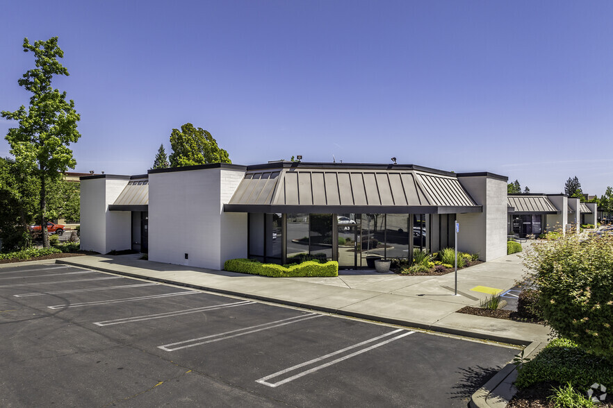 114 N Sunrise Ave, Roseville, CA for lease - Building Photo - Image 2 of 5