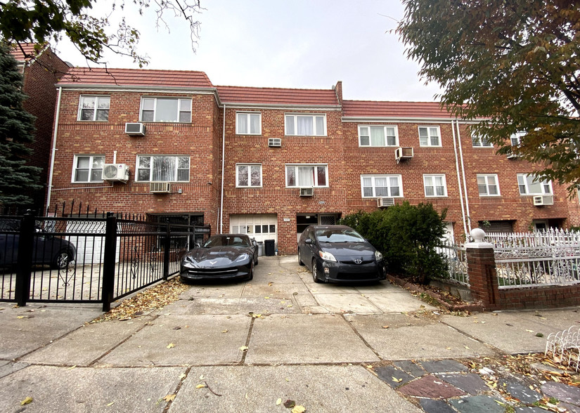 3122 80th St, East Elmhurst, NY for sale - Primary Photo - Image 1 of 1