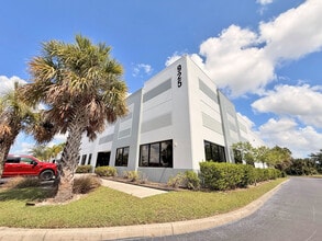 911 E Industrial Cir, Cape Coral, FL for lease Interior Photo- Image 1 of 2