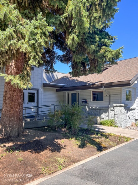 700 NW Hill St, Bend, OR for lease - Building Photo - Image 1 of 4