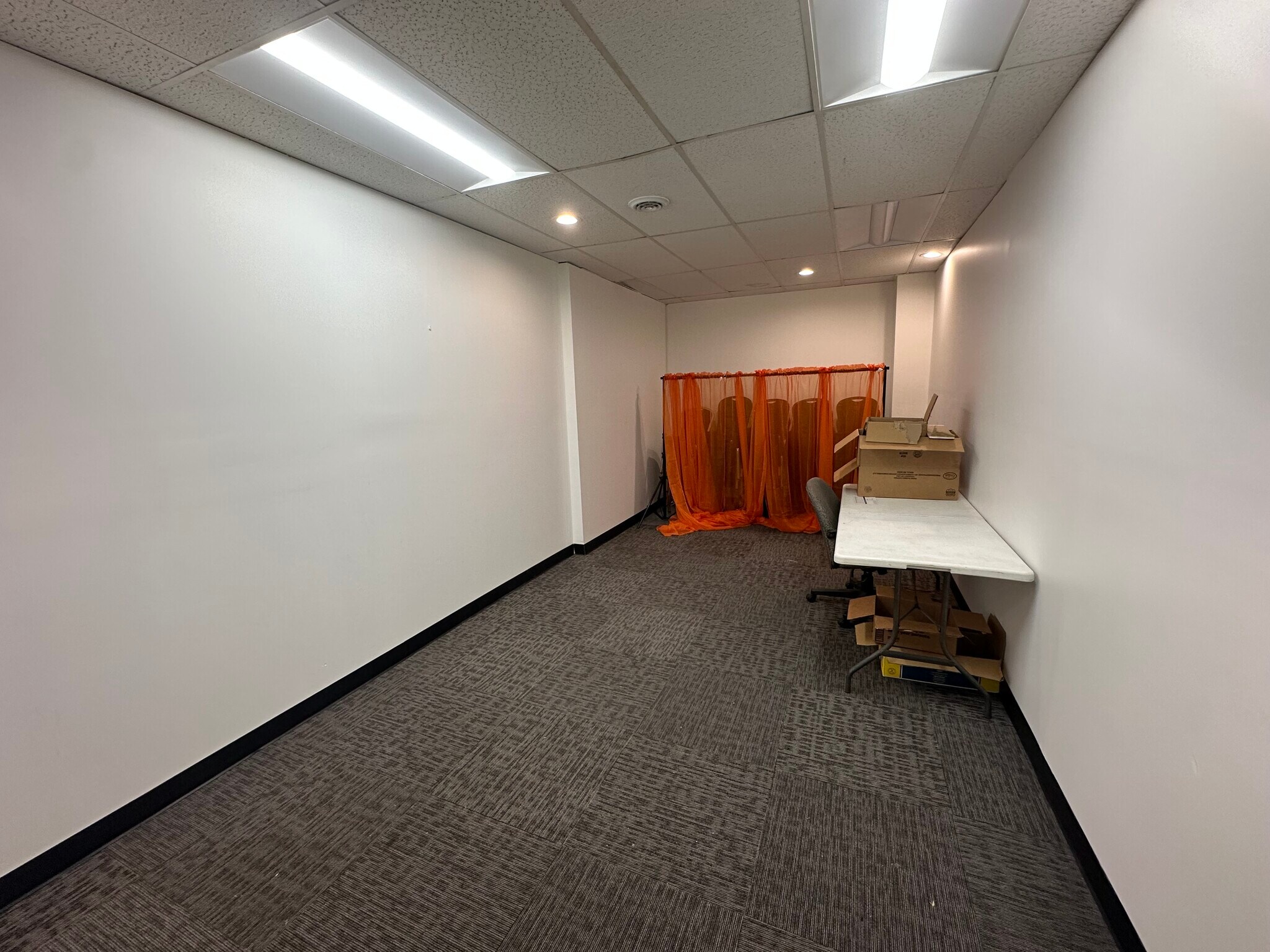 300 Hempstead Tpke, West Hempstead, NY for lease Interior Photo- Image 1 of 2