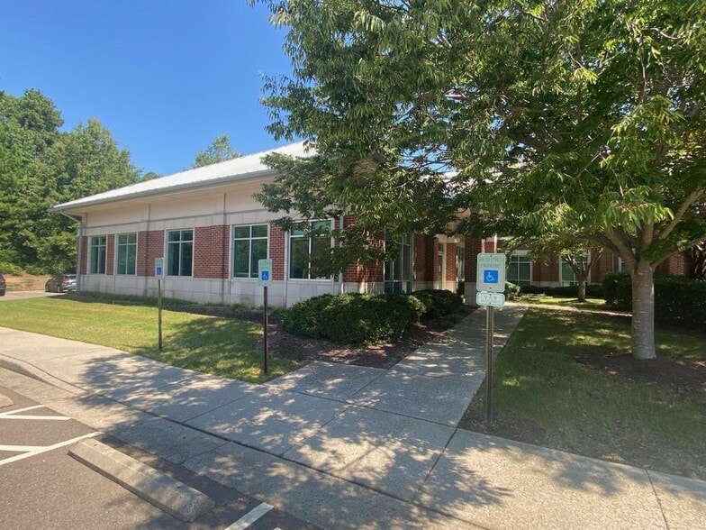 10330 Staples Mill Rd, Glen Allen, VA 23060 Office for Lease