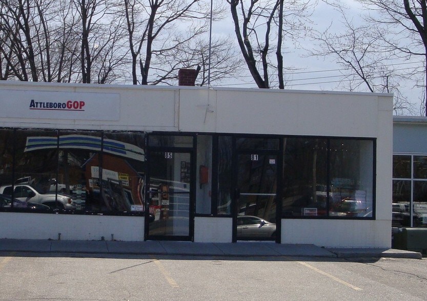 7789 Pleasant St, Attleboro, MA 02703