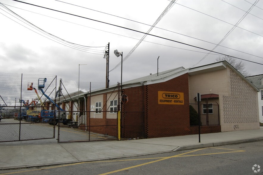 418 Market St, Marcus Hook, PA for sale - Building Photo - Image 2 of 5