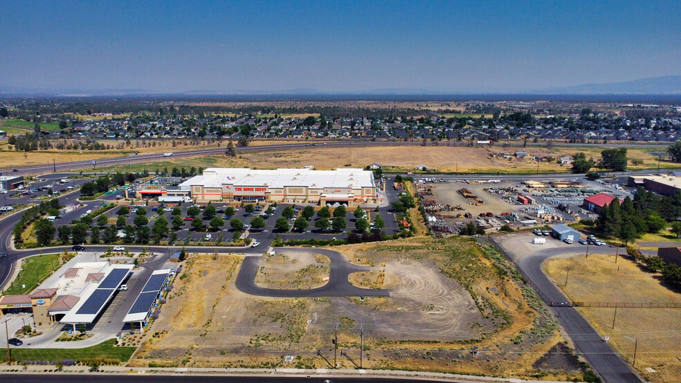 NW 4th St, Redmond, OR for sale - Building Photo - Image 3 of 12