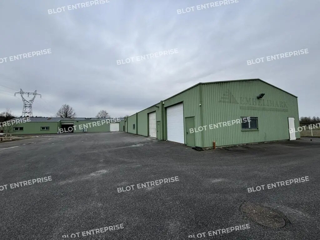 Flex in Pontchâteau for lease Building Photo- Image 1 of 11