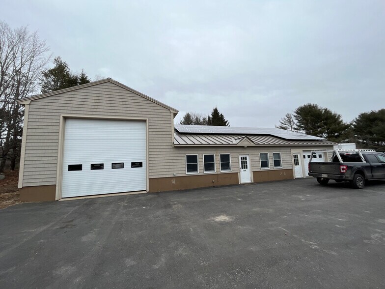 207 Augusta Rd, Topsham, ME for sale - Building Photo - Image 1 of 1