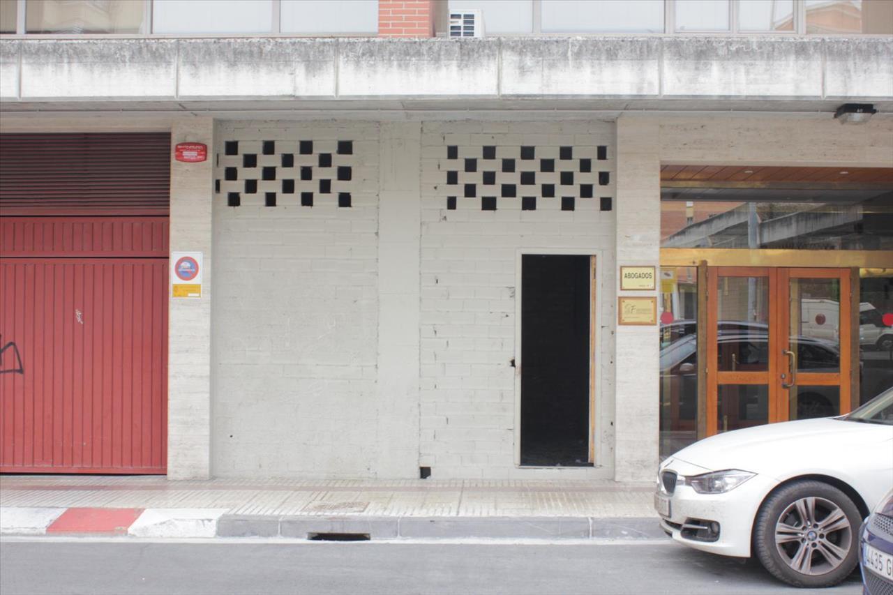 Retail in Pamplona for sale Building Photo- Image 1 of 19