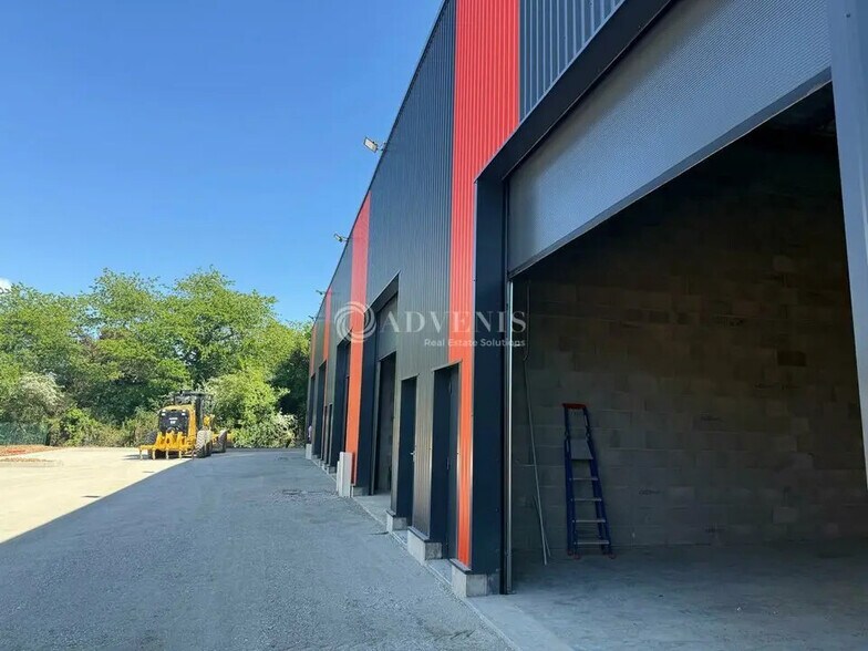 Flex in Charvieu-Chavagneux for sale - Building Photo - Image 2 of 6