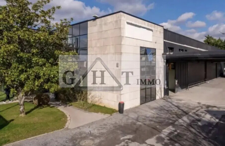 Office in Palaiseau for lease - Building Photo - Image 1 of 12
