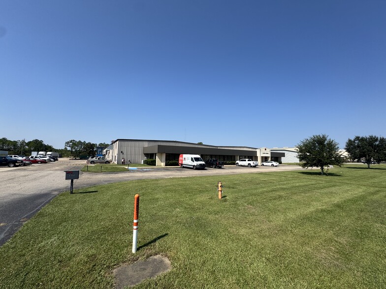 10115 Lorraine Rd, Gulfport, MS for sale - Building Photo - Image 2 of 9