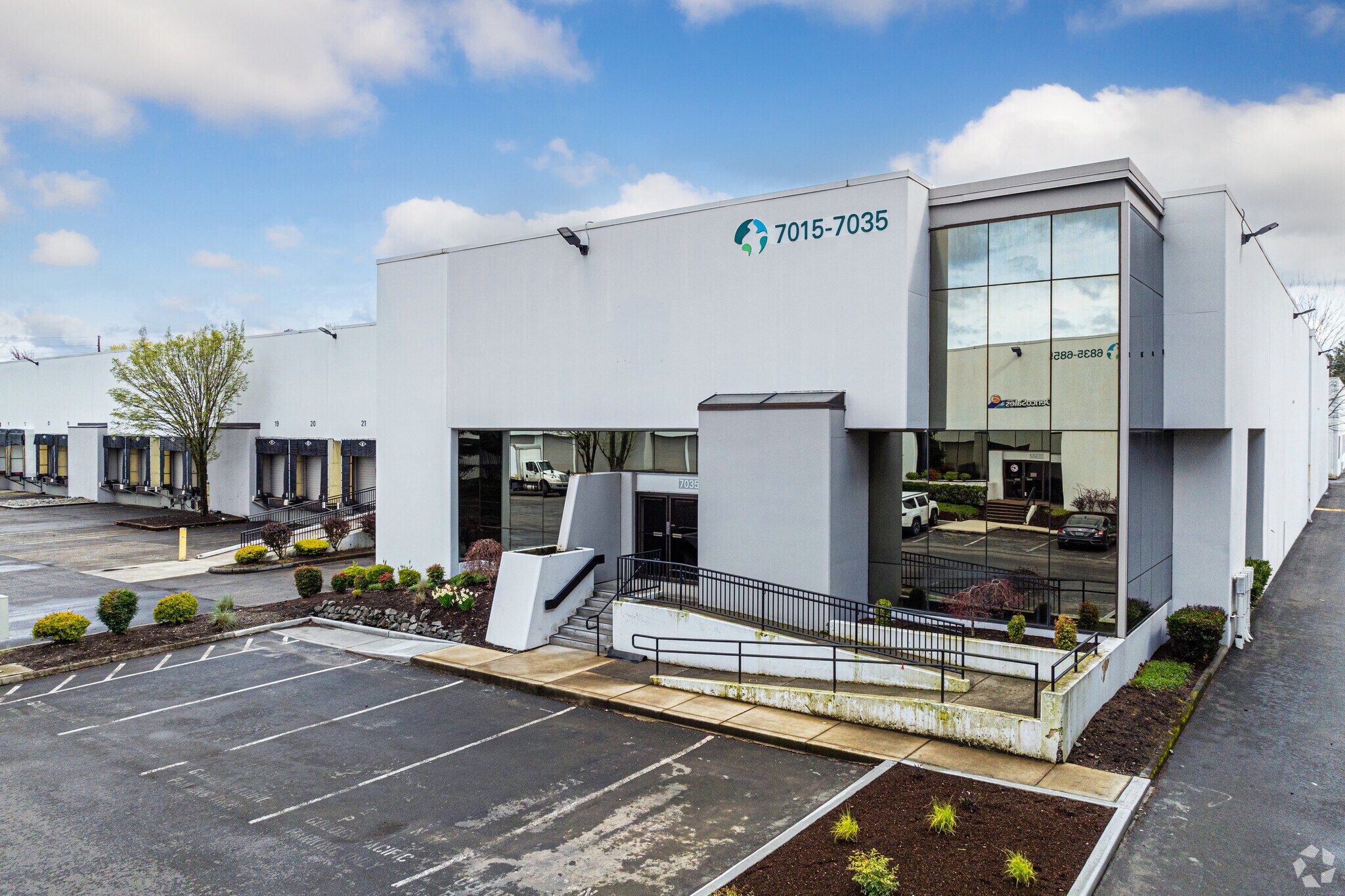 21220-21246 W Valley Hwy, Kent, WA for lease Building Photo- Image 1 of 10