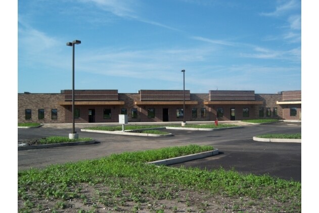 84 Templeton Dr, Oswego, IL for sale Primary Photo- Image 1 of 1