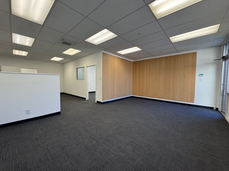 1605-1619 Abram Ct, San Leandro, CA for lease - Building Photo - Image 2 of 10