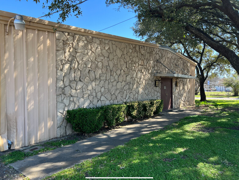 2710 Pierce St, Dallas, TX for sale - Building Photo - Image 3 of 17