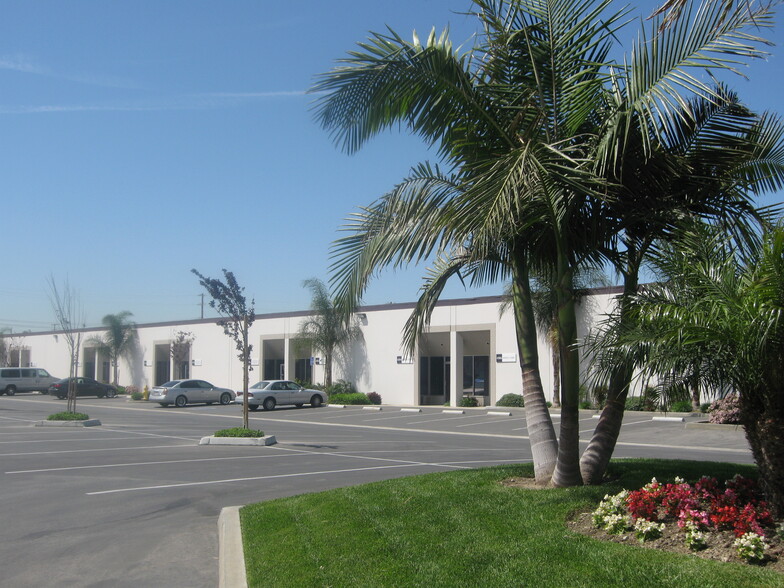 4332-4358 E La Palma Ave, Anaheim, CA for lease - Building Photo - Image 1 of 10