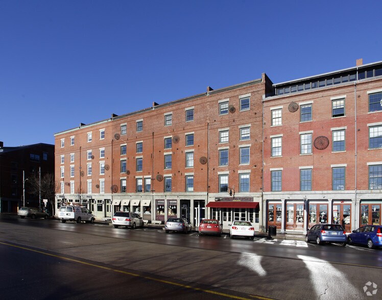 225 Commercial St, Portland, ME 04101