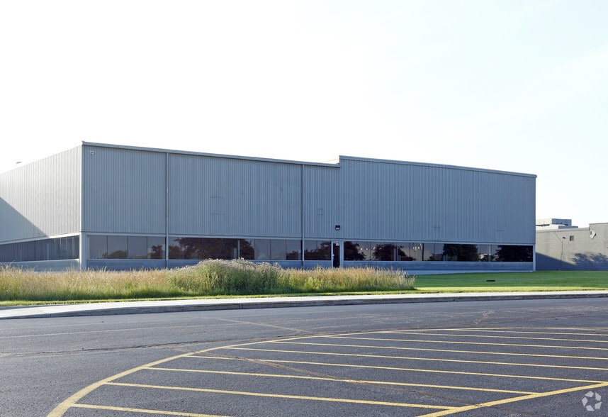 1899 N Wilkinson Way, Perrysburg, OH for sale - Building Photo - Image 2 of 6