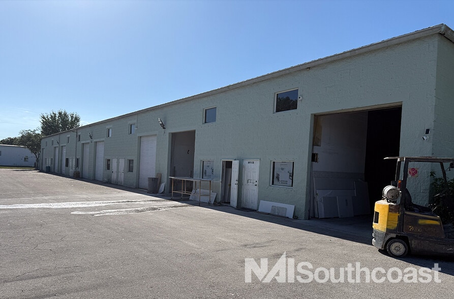 1337 SW South Macedo Blvd, Port Saint Lucie, FL for lease - Building Photo - Image 2 of 7