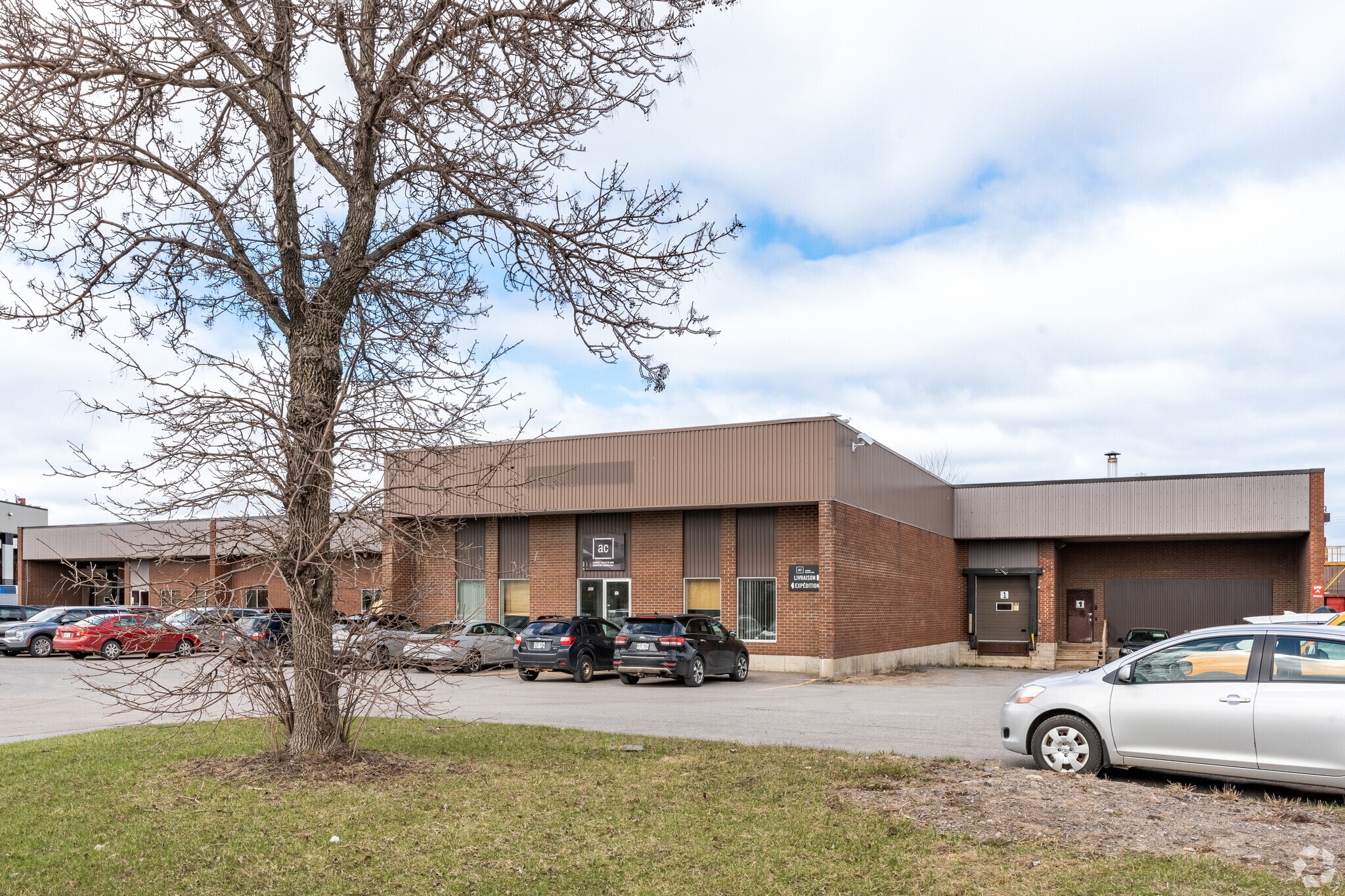 390-420 Rue Volta, Québec, QC for sale Primary Photo- Image 1 of 1