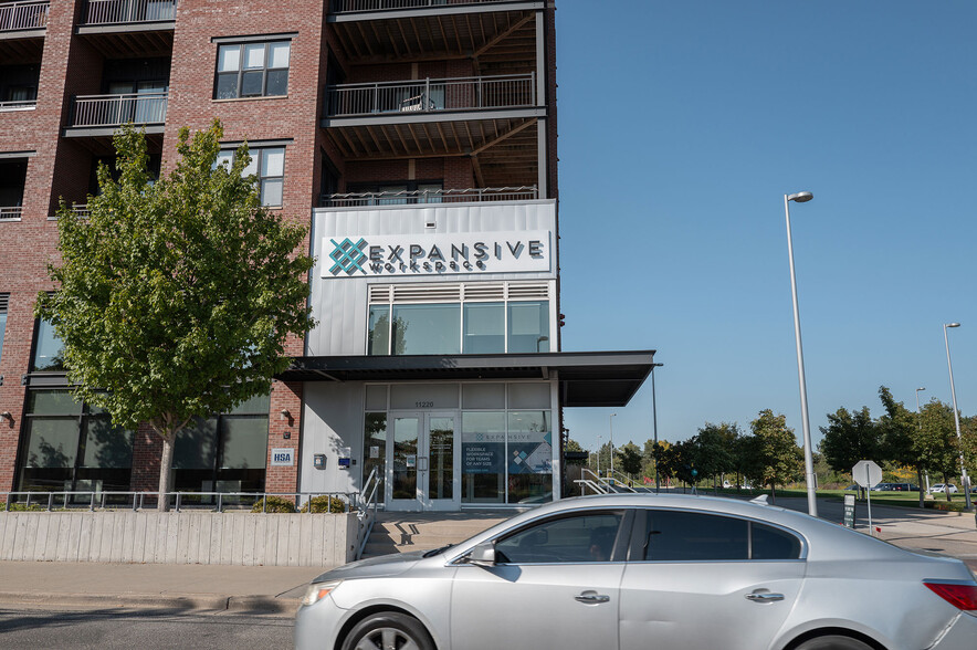 11220 W Burleigh St, Wauwatosa, WI for lease - Building Photo - Image 1 of 9