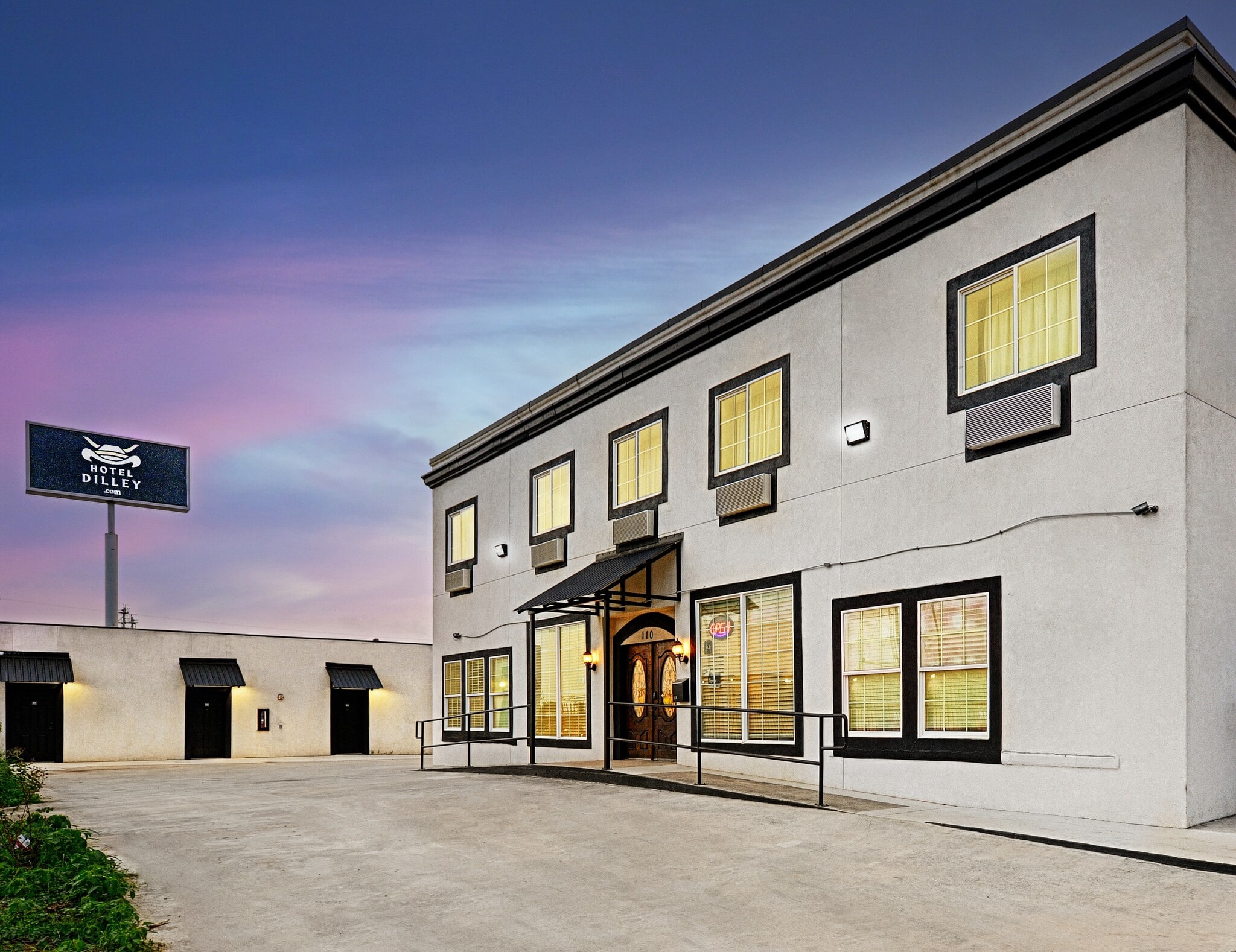 110 S Main, Dilley, TX for sale Primary Photo- Image 1 of 60