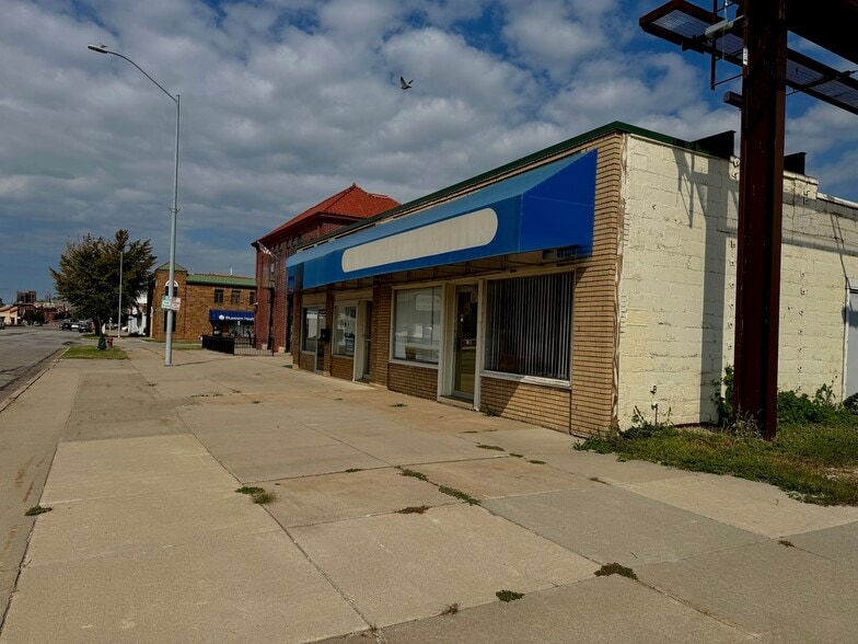 2322-2324 O St, Lincoln, NE for sale - Building Photo - Image 2 of 8