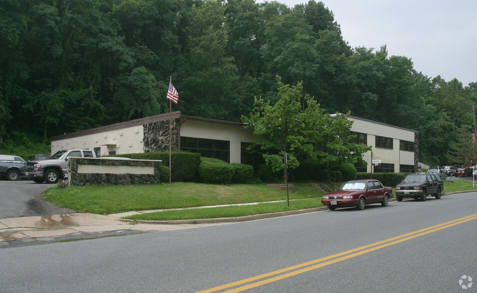 1025 Cromwell Bridge Rd, Towson, MD for sale - Building Photo - Image 2 of 4