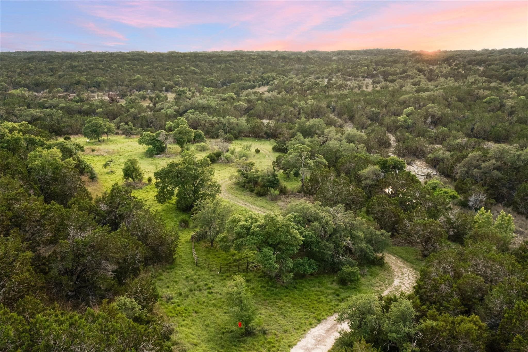 900 Lost Valley Rd, Dripping Springs, TX for sale Primary Photo- Image 1 of 40