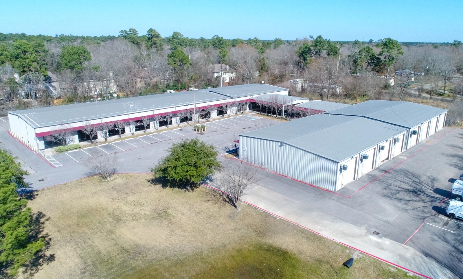16753 Donwick Dr, Conroe, TX for lease Building Photo- Image 1 of 17