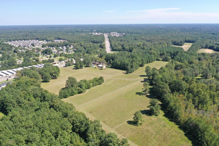 1666 Cedar Creek Rd, Fayetteville, NC 28312