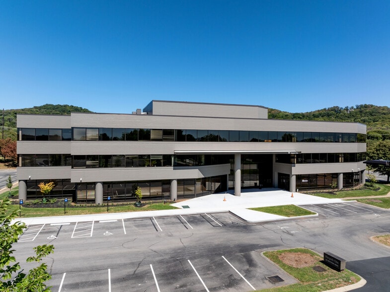 109 Westpark Dr, Brentwood, TN for lease - Building Photo - Image 1 of 7