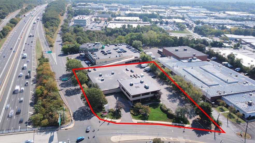 175 Sunnyside Blvd, Plainview, NY for sale - Building Photo - Image 1 of 1