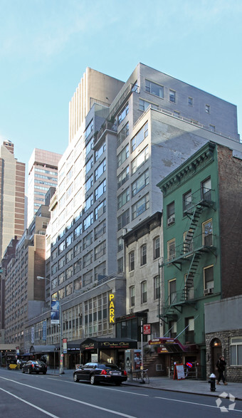 155 E 55th St, New York, NY for lease - Primary Photo - Image 1 of 5