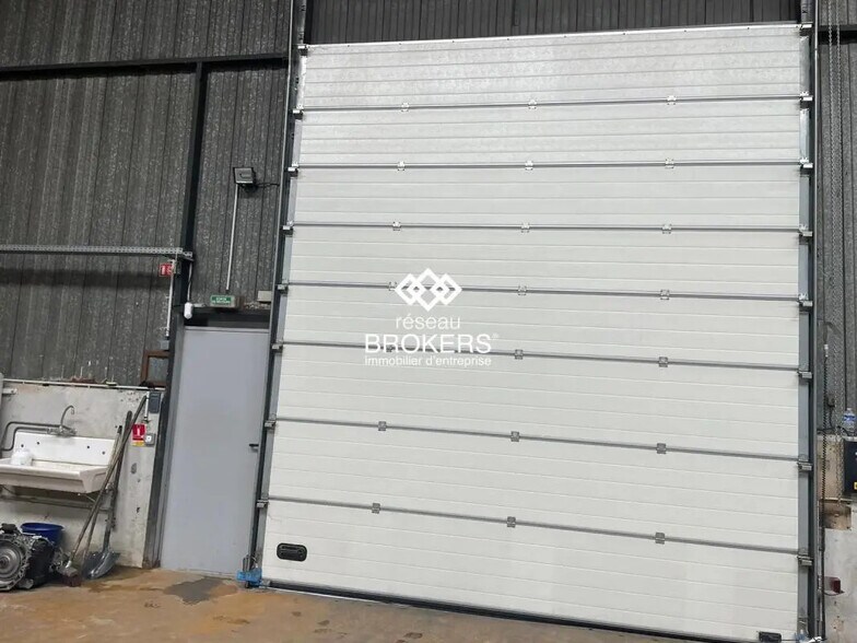 Industrial in SAINT-OUEN-L'AUMONE for sale - Building Photo - Image 3 of 19