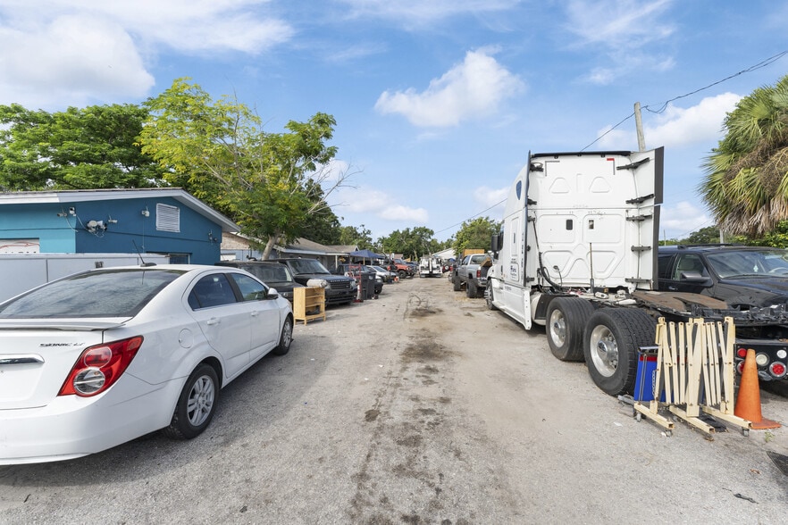 5712 15th St, Bradenton, FL for sale - Building Photo - Image 3 of 45