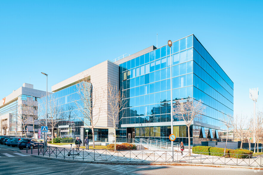 Avenida de Bruselas, 6, Alcobendas, Madrid for lease - Primary Photo - Image 1 of 3